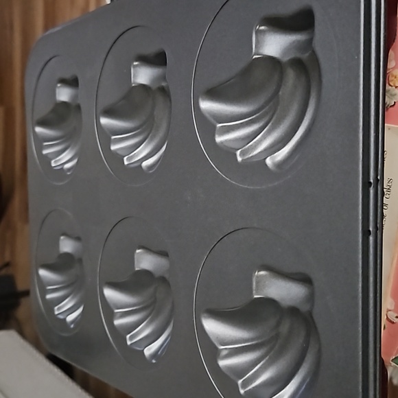 Pair Of 6 Cavity Mini Banana Hand Bread Muffin Pans - Picture 1 of 4